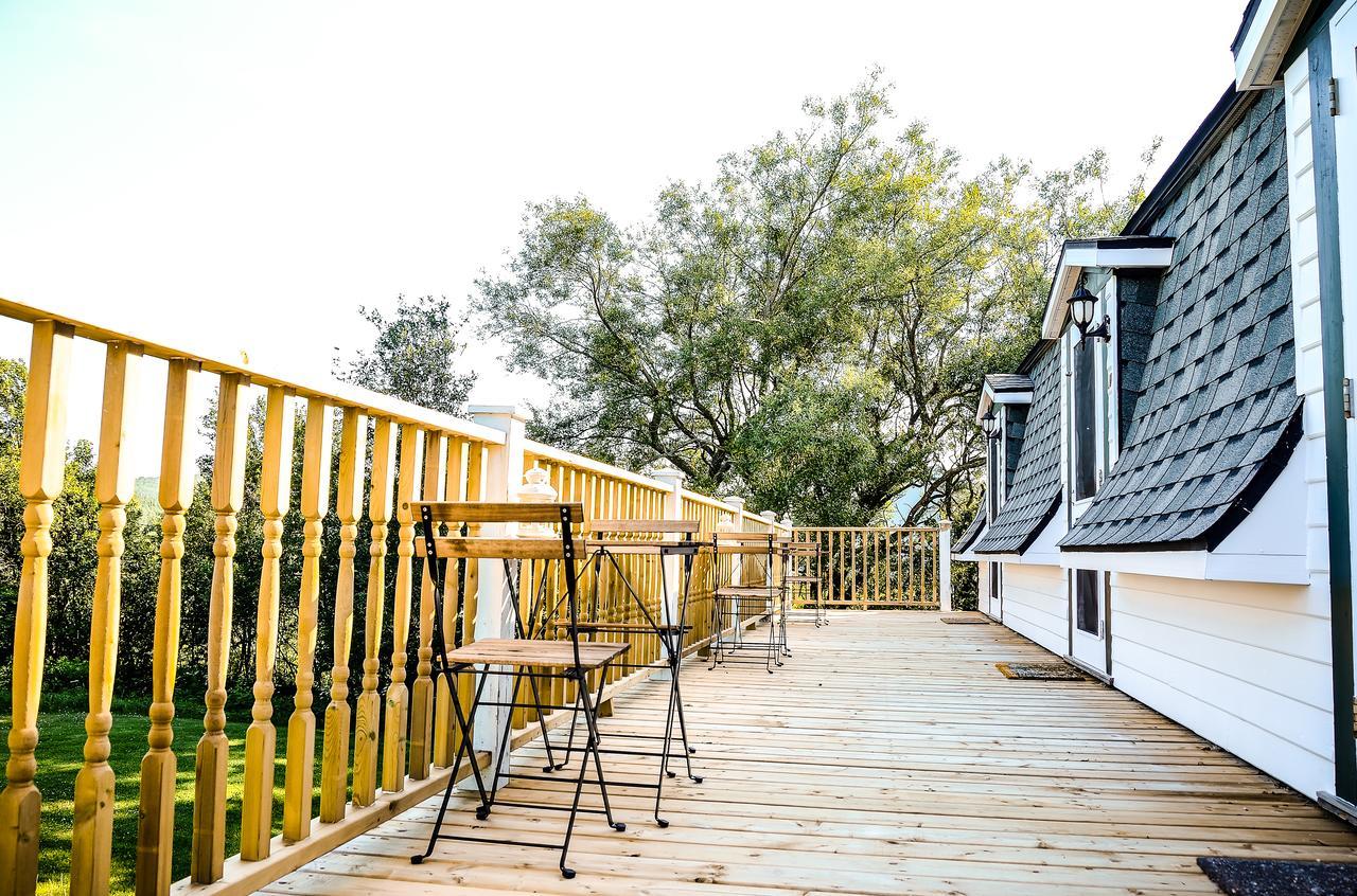 Auberge Le 112 Saint Andre De Kamouraska Bagian luar foto