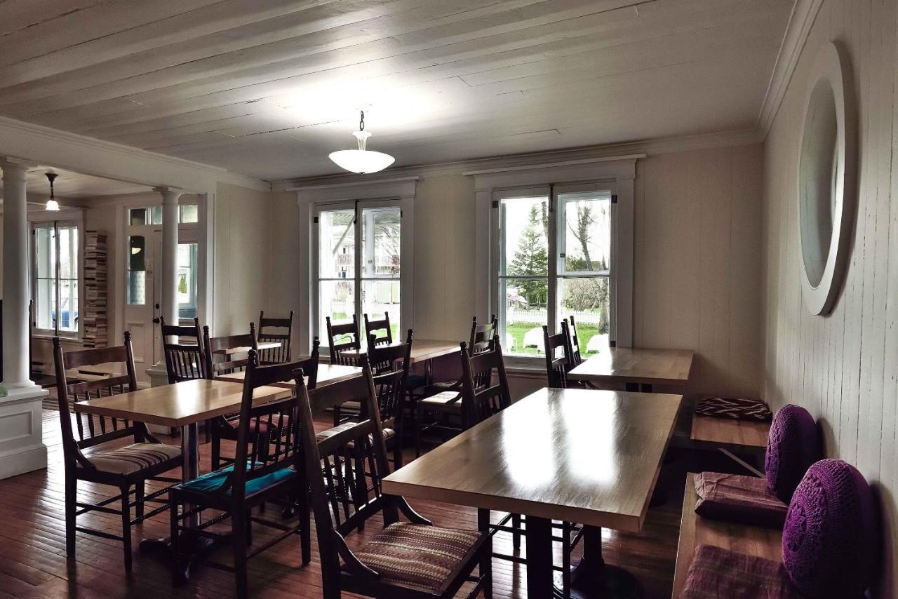 Auberge Le 112 Saint Andre De Kamouraska Bagian luar foto