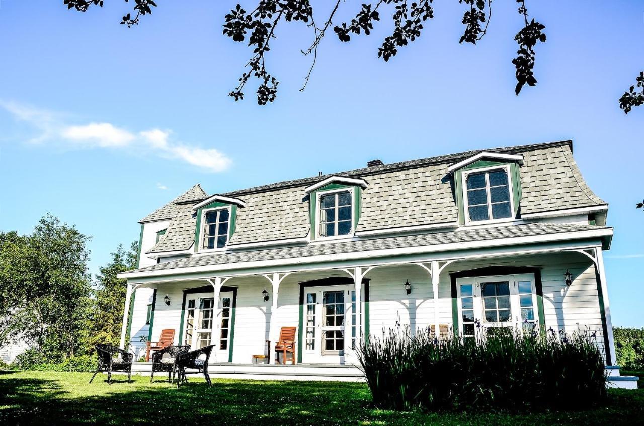 Auberge Le 112 Saint Andre De Kamouraska Bagian luar foto